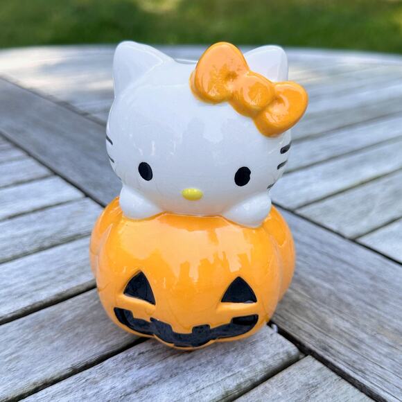 Halloween Hello Kitty In Pumpkin Red Diffuser Cinnamon Scent Oil New in Box - Picture 6 of 16